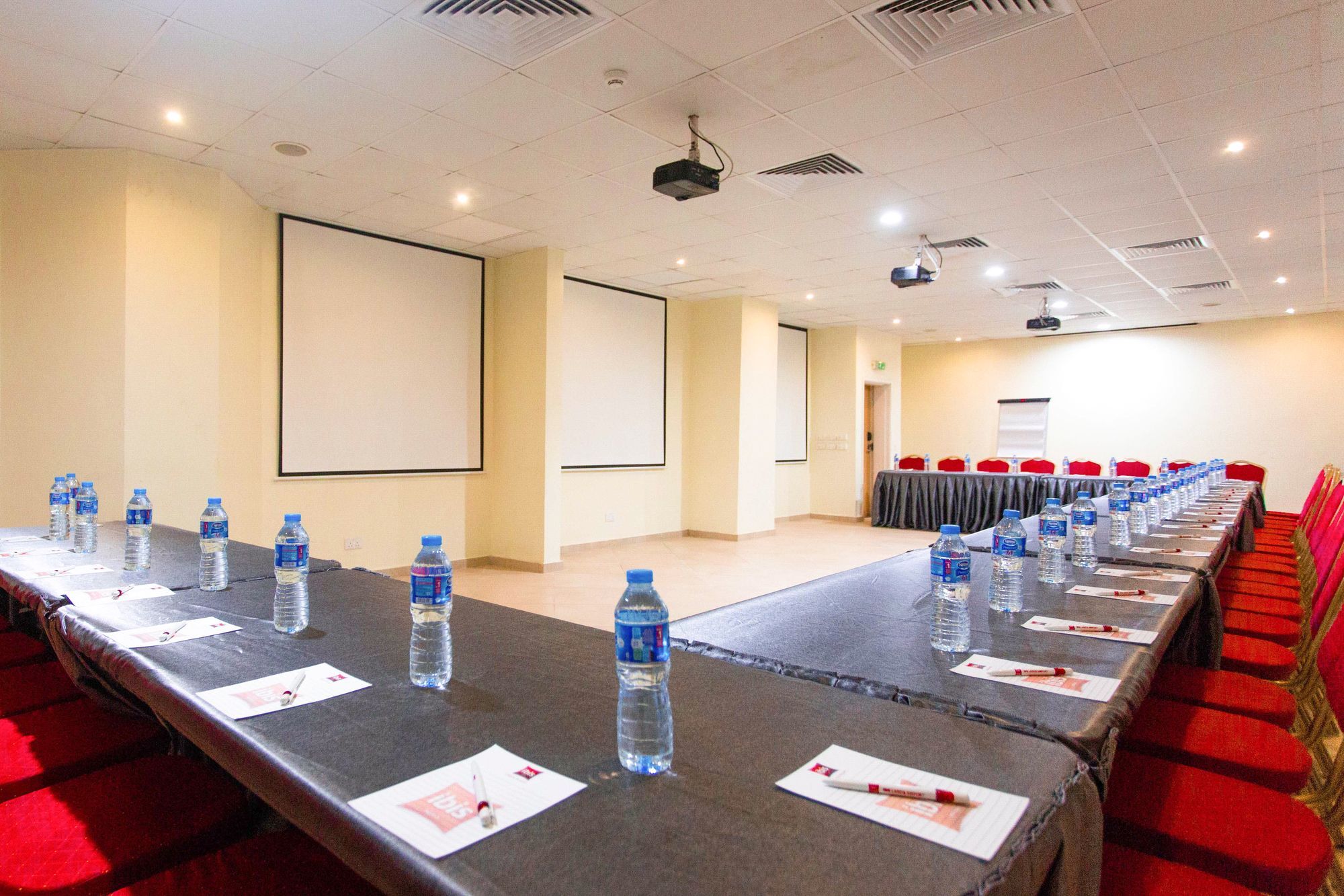 Ibis Lagos Airport Ikeja Exterior foto